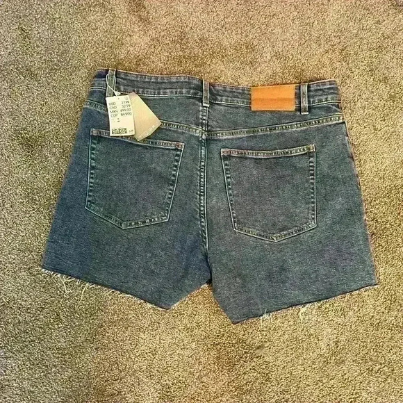 NEW H&M Denim Short with Fray Hem Size 16 - Picture 4 of 4